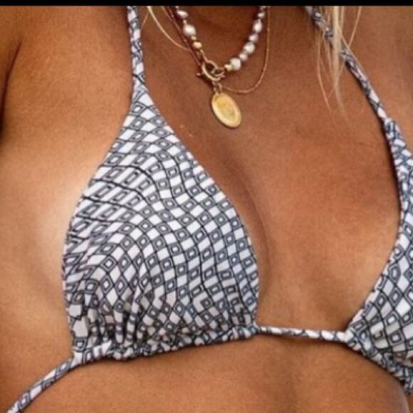 RARE Printed bikini top - Picture 5 of 9